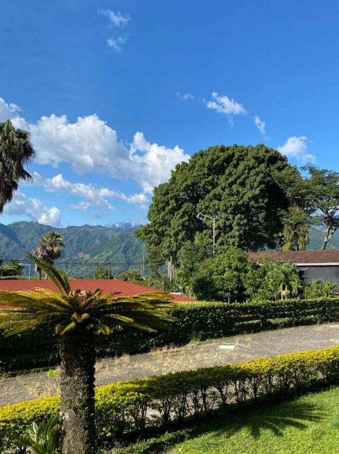 Granja Del Cafe Hotel Y Centro De Convenciones Venecia  エクステリア 写真