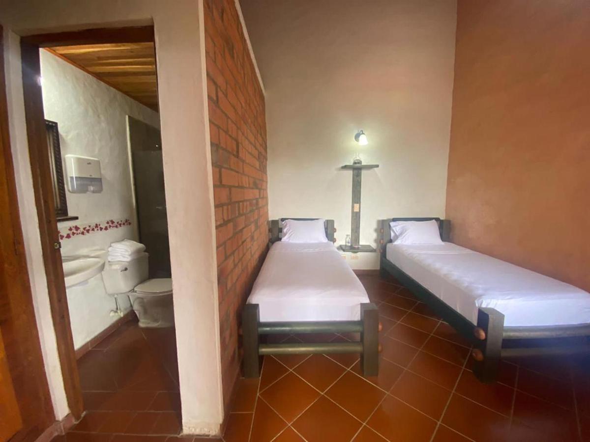 Granja Del Cafe Hotel Y Centro De Convenciones Venecia  エクステリア 写真