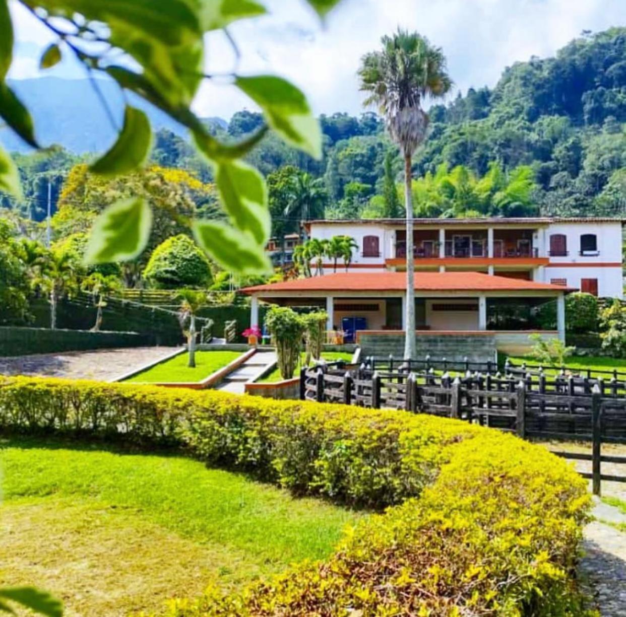 Granja Del Cafe Hotel Y Centro De Convenciones Venecia  エクステリア 写真