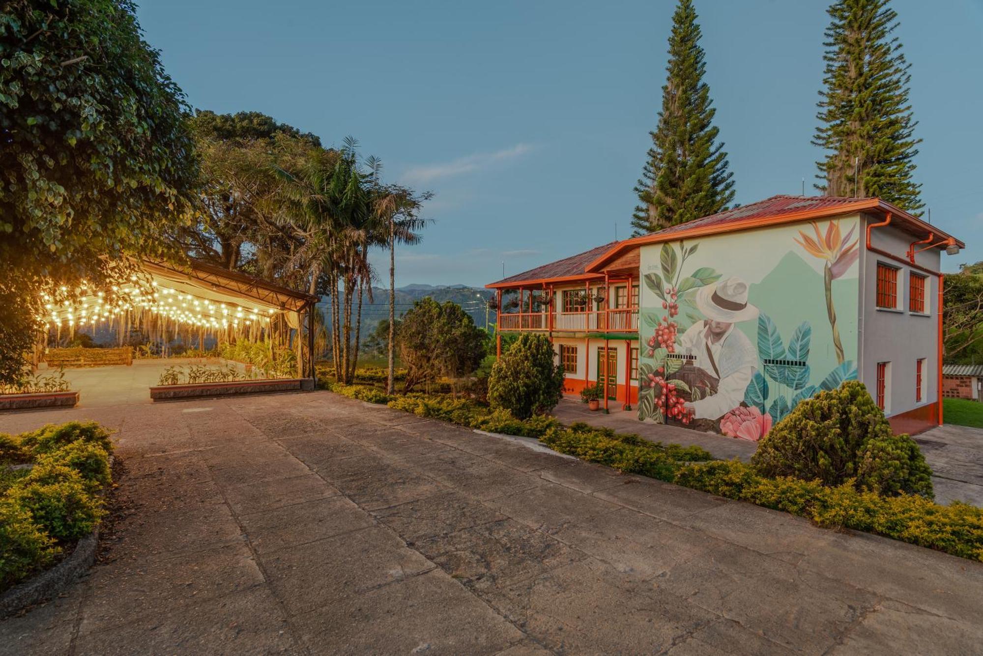 Granja Del Cafe Hotel Y Centro De Convenciones Venecia  エクステリア 写真