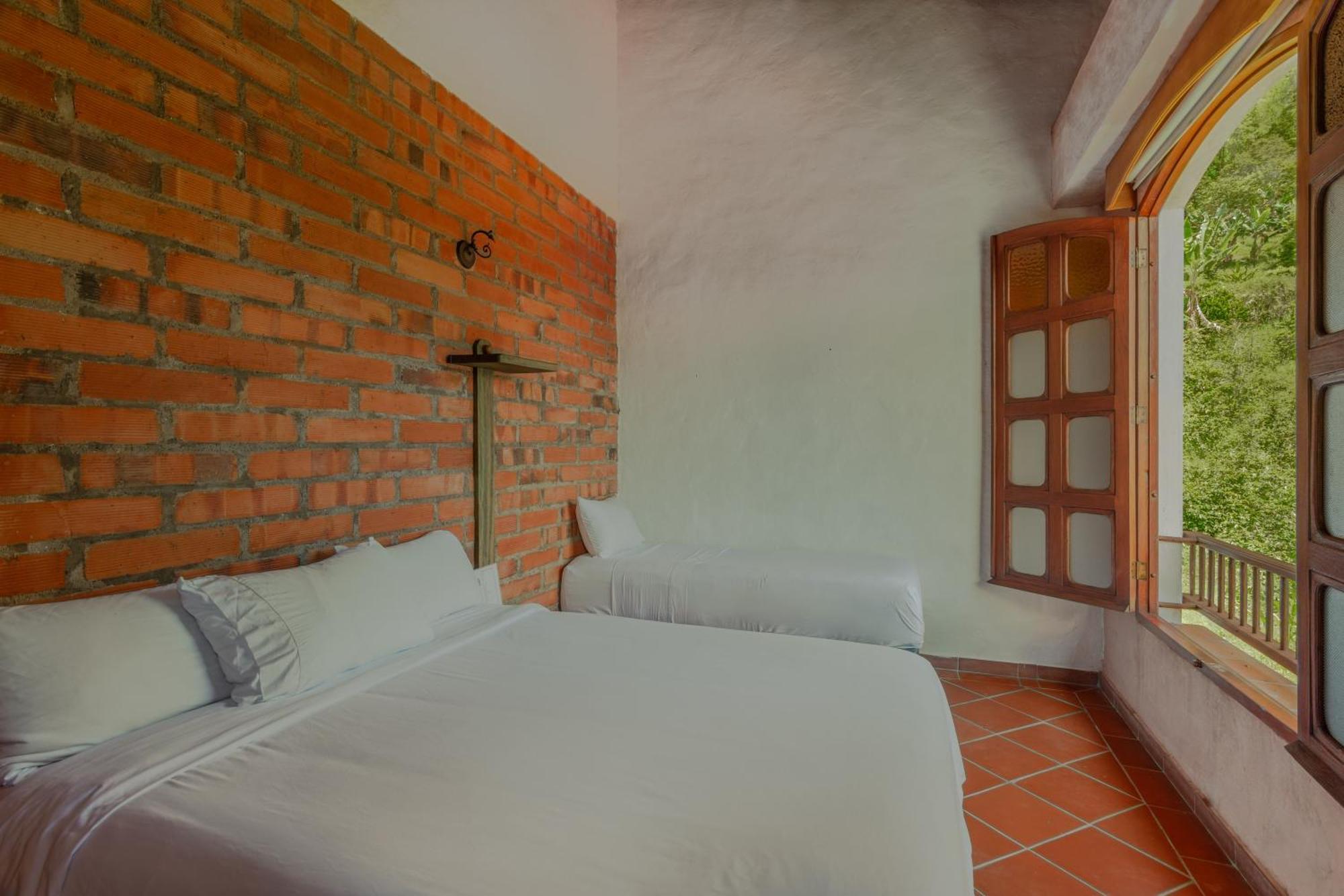 Granja Del Cafe Hotel Y Centro De Convenciones Venecia  エクステリア 写真